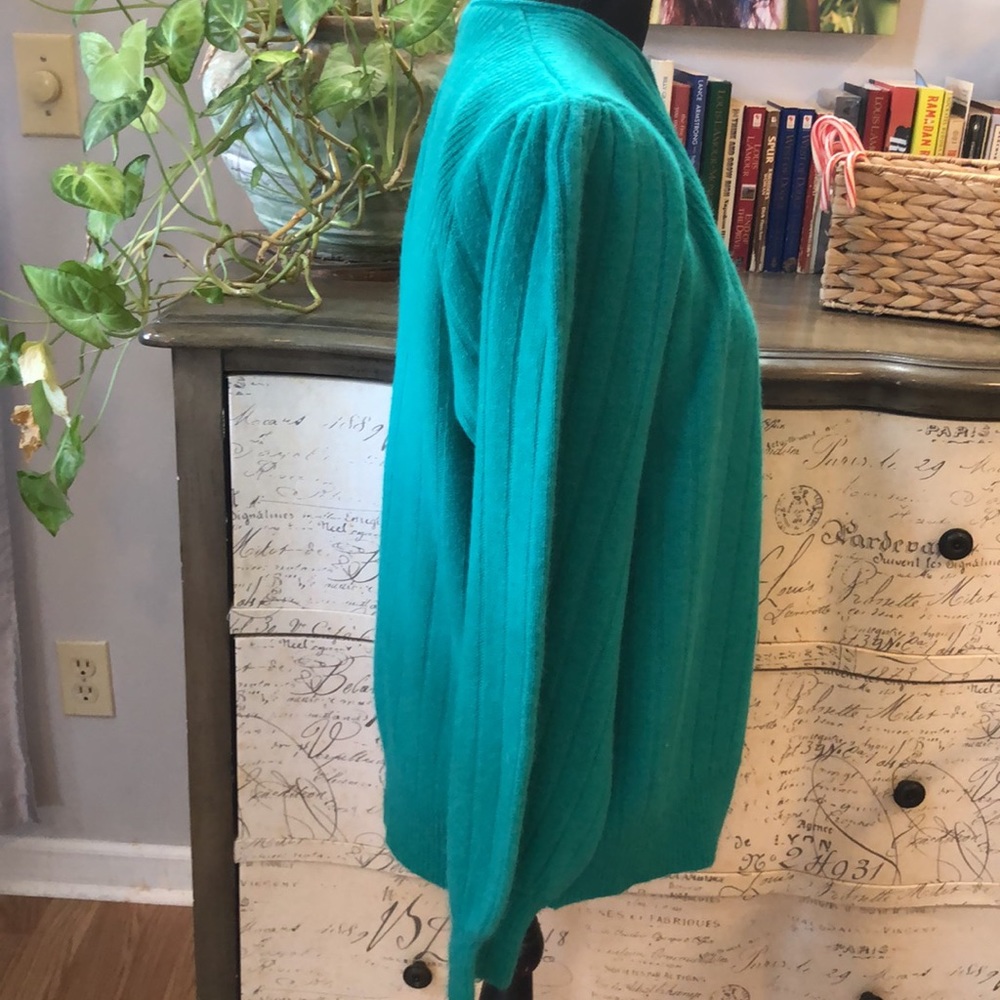 VINTAGE VICTORIA JONES LAMBSWOOL AND ANGORA CARDIGAN KELLY GREEN SIZE MEDIUM - Picture 5 of 13